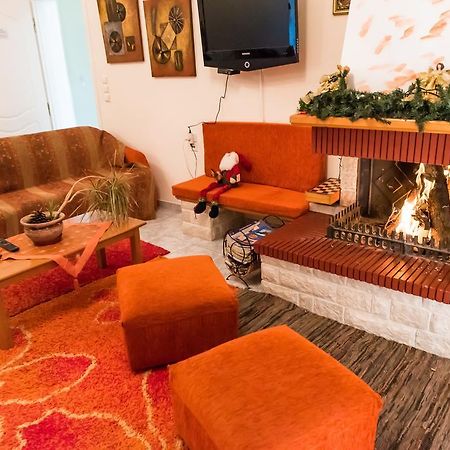 Artemis Hotel Karpenísion Eksteriør billede