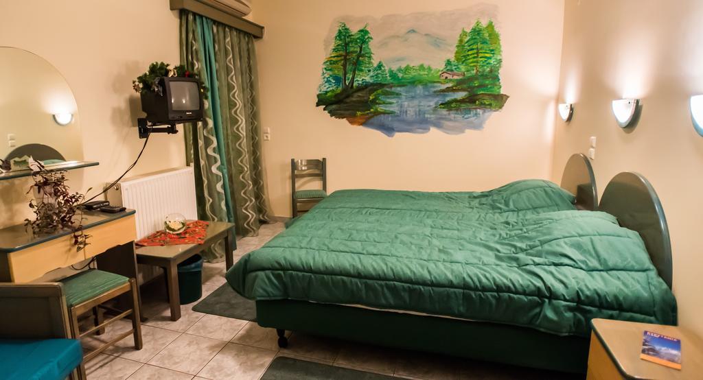 Artemis Hotel Karpenísion Eksteriør billede